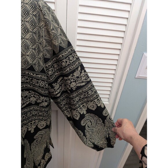 Chico's Tunic Womes XL/3 Paisley Black Tan Floral V-Neck Blouse Top Boho Flowy - Picture 4 of 12